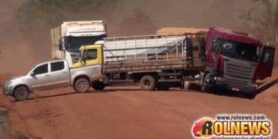 Linha 208 que dá acesso a Parecis e outros municípios é bloqueada por moradores