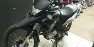 Porto Velho - Suspeito de roubar moto é morto ao cair do telhado na casa de PM