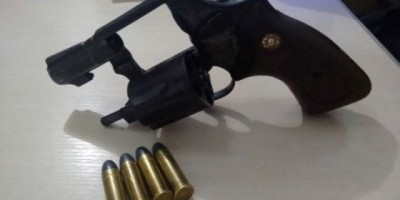 São Francisco do Guaporé - Cansada de apanhar do esposo, mulher entrega arma do agressor