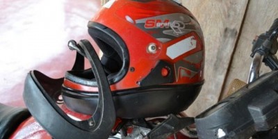 São Francisco do Guaporé - Motociclista tem o pescoço cortado após passar em fio de energia caido 