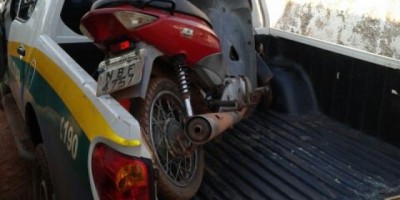 Rolim de Moura -  Moto furtada é reconhecida pelo proprietário e recuperada pela PM