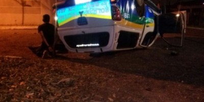 Porto Velho - Após racha e perseguição com capotamento de viatura,adolescentes acabam detidos