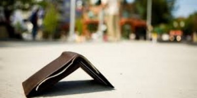 UTILIDADE PÚBLICA -  Carteira feminina perdida 