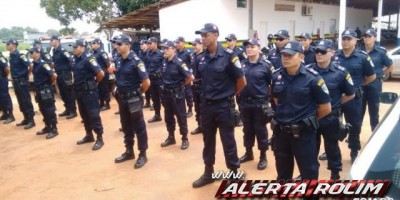 Cadetes da PM reforçaram o policiamento no Festival Folclórico em Guajará-Mirim