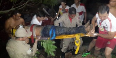 Rolim de Moura -  Carro cai dentro do rio Anta e duas pessoas ficam feridas 