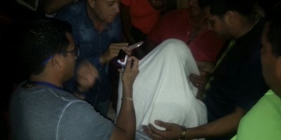 Mulheres saem do presídio Urso Branco e dizem que dois detentos foram mortos pela polícia