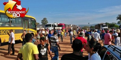 Garimpeiros fecham BR pedindo liberação para extrair ouro em Pontes e Lacerda