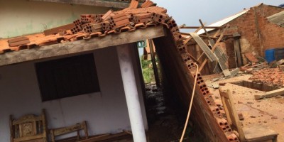 Corumbiara - Forte temporal de granizo deixa estragos na cidade