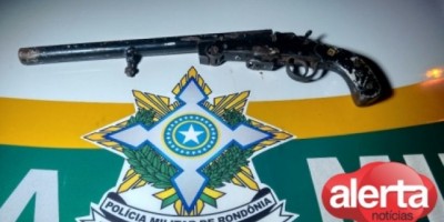 Ariquemes - Vítima de roubo avança sobre assaltante, toma arma e bota os ladrões pra correr