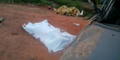 Alvorada do Oeste - Mãe e dois filhos menores morrem após carro capotar na saída de balneário