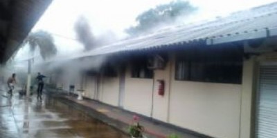 Incêndio destrói salas de escolas em Costa Marques