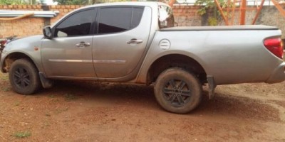 Camionete roubada é recuperada pela Policia Militar e Civil em São Francisco do Guaporé