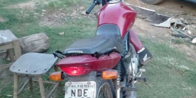 Seringueiras - Dois jovens são presos com motocicleta furtada da cidade de Rolim de Moura