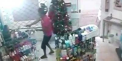 Porto Velho - Criminoso vai assaltar farmácia e tenta matar PM; Vídeo