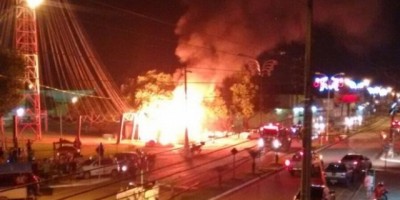 Após queda da maior árvore de Natal, Casa do Papai Noel pega fogo em Ariquemes