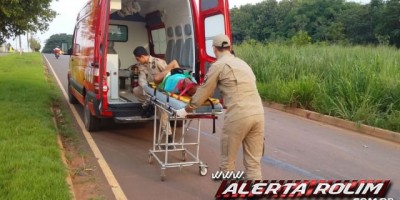 Rolim de Moura - Motociclista sofre laceração no pé, após colisão com uma Picape Strada
