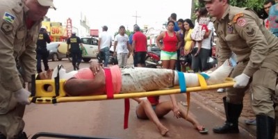 Rolim de Moura – Acidente no centro da cidade entre moto e carro deixa duas pessoas feridas