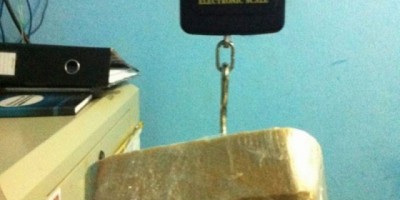 Alvorada do Oeste - Polícia Militar prende dois suspeitos com meio quilo de drogas