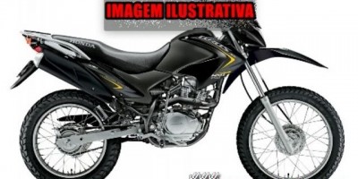 Rolim de Moura – Mulher é alvo de bandidos e tem motocicleta roubada enquanto saía de sua residência