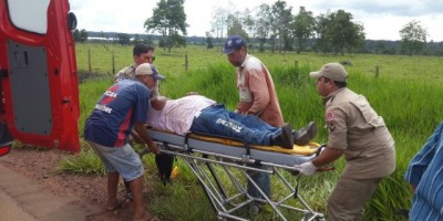 Rolim de Moura -  Dois homens ficam feridos em colisão envolvendo carro e moto