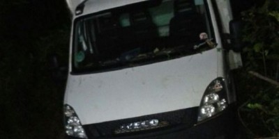 Costa Marques - Após intensa troca de tiros, policia prende dois suspeitos e recupera caminhão roubado que seria atravessado para a Bolívia.