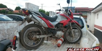 Rolim de Moura -  Guarnição da Ptran recupera moto furtada; Um jovem foi preso