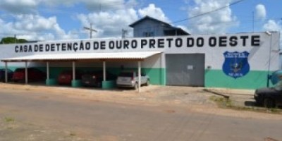 Ouro Preto -  Agentes Penitenciários flagram mulher levando bolo ‘recheado’ com maconha durante visita