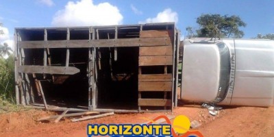Novo Horizonte - Caminhonete tomba em estrada vicinal 