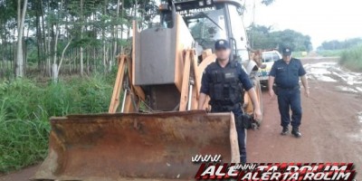 Rolim de Moura - Máquina Retroescavadeira que havia sido furtada é recuperada pela PM