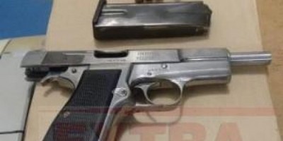 Vilhena - Homem com problemas psicológicos aponta arma para esposa puxa gatilho por três vezes, felizmente a arma falhou