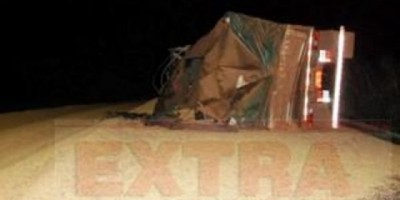 Acidente entre carretas quase termina em tragédia em Colorado