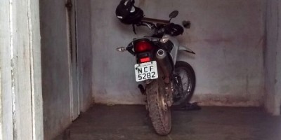 Rolim de Moura – Motocicleta é furtada e em menos de 20 minutos é recuperada pela PM