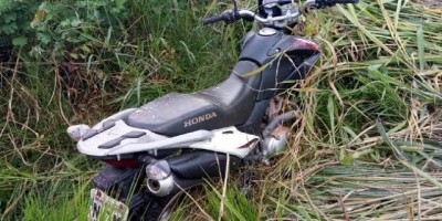 São Francisco do Guaporé - PM localiza motocicleta que foi furdada em Rolim de Moura