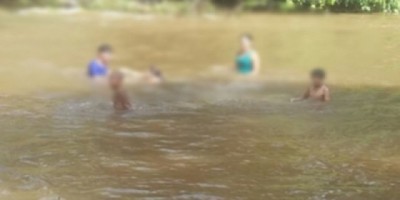 3 Crianças se Afogam em Rio 2 Foram Resgatadas com Vida, Uma de 3 Anos Foi Encontrada Sem Vida