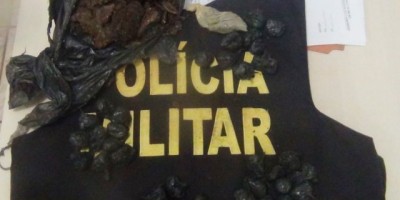 Rolim de Moura – Após denúncia anônima, PM apreende cerca de 300g de droga