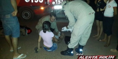 Rolim de Moura - Condutora de moto sofre queda após passar sobre quebra-molas 