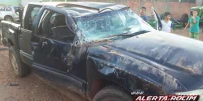 Rolim de Moura -  Acidente de trânsito envolvendo 03 veículos deixa quatro pessoas feridas 