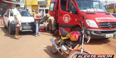 Rolim de Moura -  Mulher fica ferida em colisão envolvendo carro e moto 