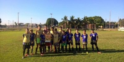 Alunos da escolinha de futebol da PM de Pimenta Bueno participam do dia do desafio 