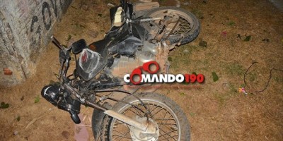 Ji- Paraná – Adolescentes roubam motocicleta e na fuga batem em poste; Um morreu na hora e o outro está em estado gravíssimo