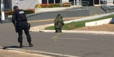 Esquadrão Anti-Bombas detona dinamite encontrada em banco de Ji-Paraná - Vídeo