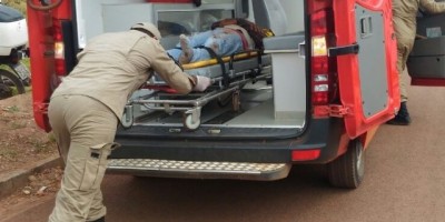 Rolim de Moura - Entregador de restaurante fica ferido após sofrer queda de moto