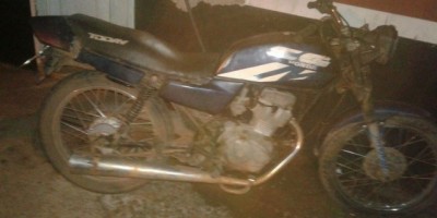 Rolim de Moura - Durante patrulhamento, guarnição da PM recupera moto roubada 