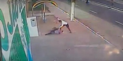 Acre - Câmera registra momento que taxista sofre tentativa de homicídio - VÍDEO