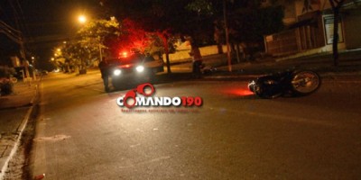 Jovem morre ao perder o controle da moto e bater em poste de iluminação, em Ji-Paraná