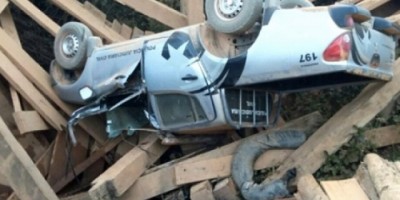Mato Grosso - Viatura com quatro policiais civis cai de ponte danificada