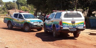 Rolim de Moura - Homem mata mulher a golpes de faca e logo em seguida, reage a prisão, tenta investir contra policiais e acaba morto - Vídeo