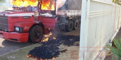 Vilhena - Carreta pega fogo e bombeiros são acionados