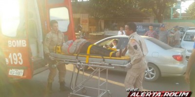 Rolim de Moura - Para não colidir em caminhão, mulher desvia e após se chocar contra meio-fio sofre queda