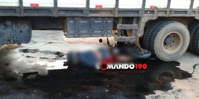 Motociclista morre esmagado ao ser atropelado por caminhão boiadeiro, em Ji-Paraná